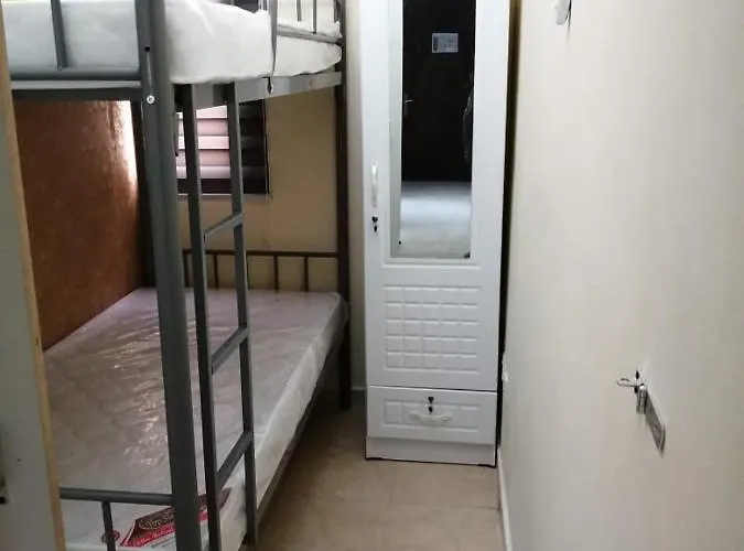 401 R-1 Close Partition Room With Bunkbed \